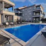Apartament Punta By Interhome
